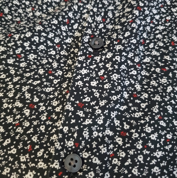 Van Heusen Button-down Dress Shirt (16 1/2 neck) - Picture 5 of 5